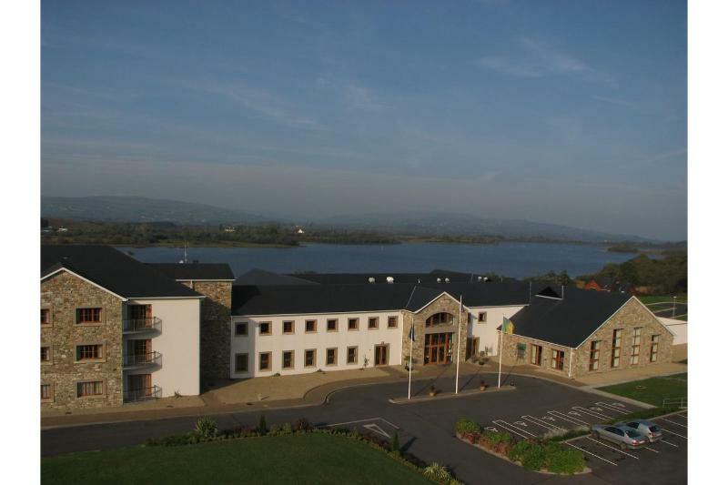 Ramada Hotel And Suites At Lough Allen Дръмшанбо Екстериор снимка